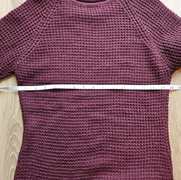 Women's 2Sable Burgundy Red Crew Neck Tectured Knit Long Sleeve Sweater | Small - Picture 5 of 7